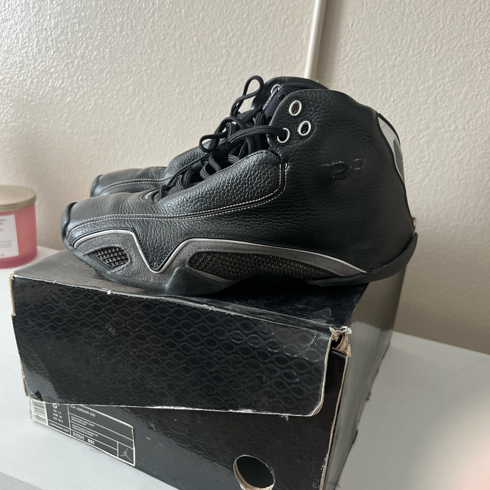 Jordan XX1 Men's Black and White Sneakers - Picture 3 of 5